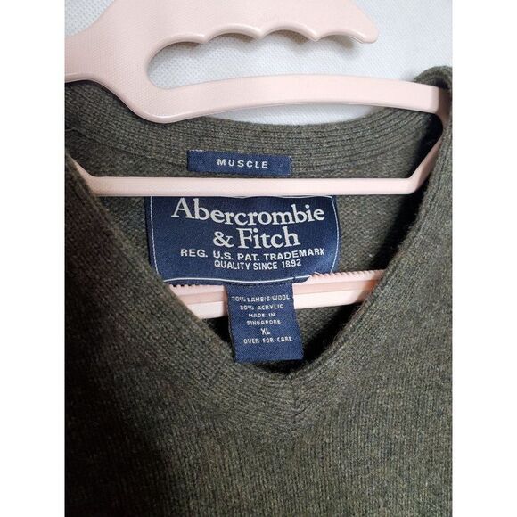Abercrombie & Fitch Vintage Men's Muscle Fit Wool V Neck Y2K Sweater - Picture 3 of 7